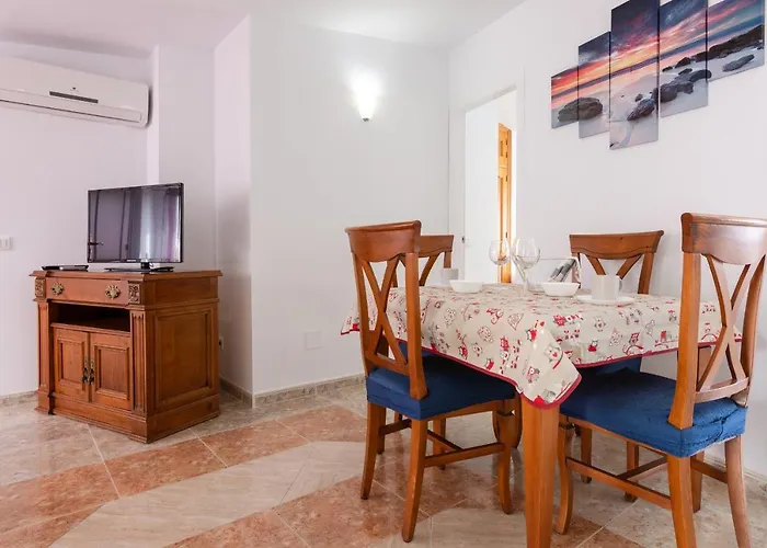 Hostal Boutique Luna De Nerja Olive Oil Free Degustation & Sale Nerja