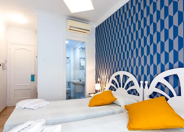 Hostal Boutique Luna De Nerja Olive Oil Free Degustation & Sale 2*