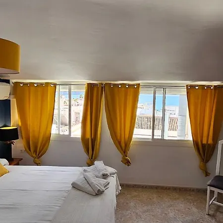 호스탈 루나 데 네르하 2* 네르하