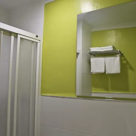 호스탈 루나 데 네르하 2* 네르하