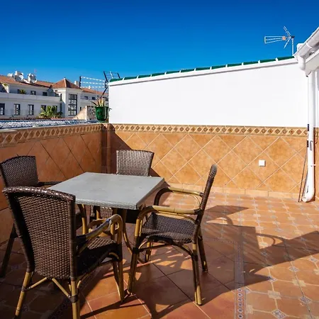 호스탈 루나 데 네르하 2*