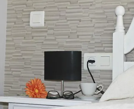 Hostal Boutique Luna De Nerja Olive Oil Free Degustation & Sale 2* Nerja